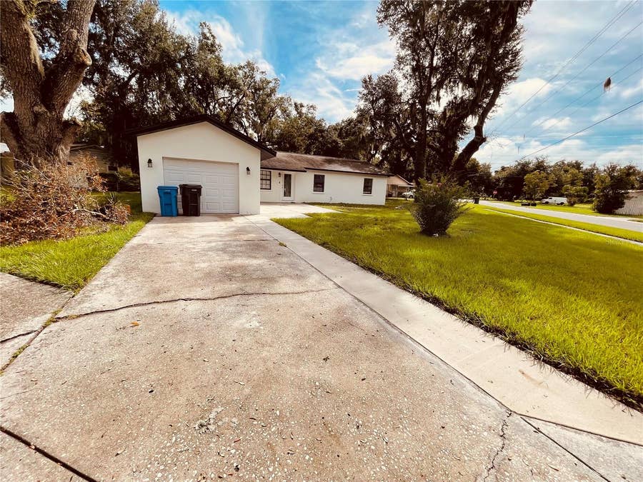Property photo for 3210 LAUREL LANE, Plant City, FL