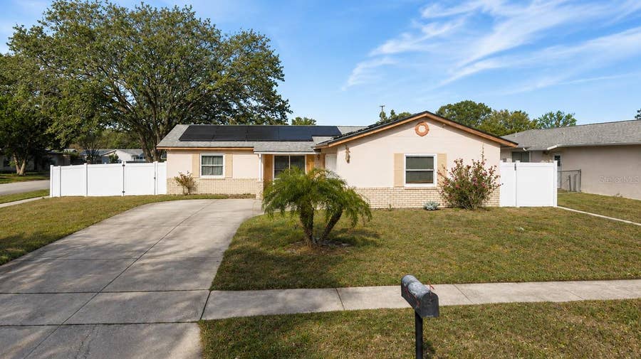 Property photo for 1002 WINCHESTER COURT, Brandon, FL