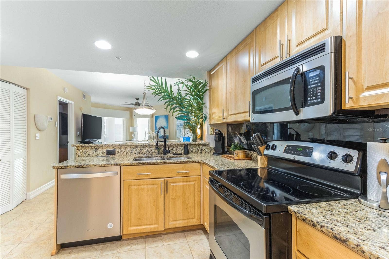 11605 GULF BOULEVARD, #503, St Petersburg, FL 33706 11605 GULF BOULEVARD, #503, St Petersburg, FL 33706