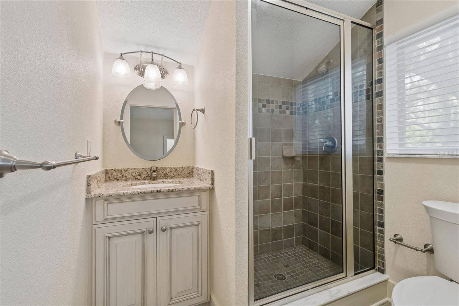 Bedroom 3 En Suite Bathroom