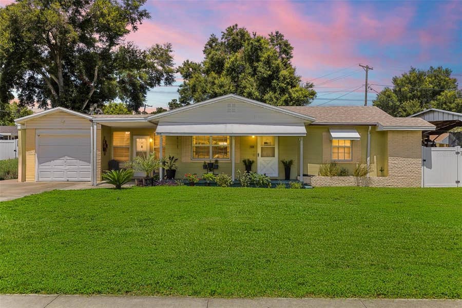 Property photo for 304 W LAKE AVENUE, Auburndale, FL