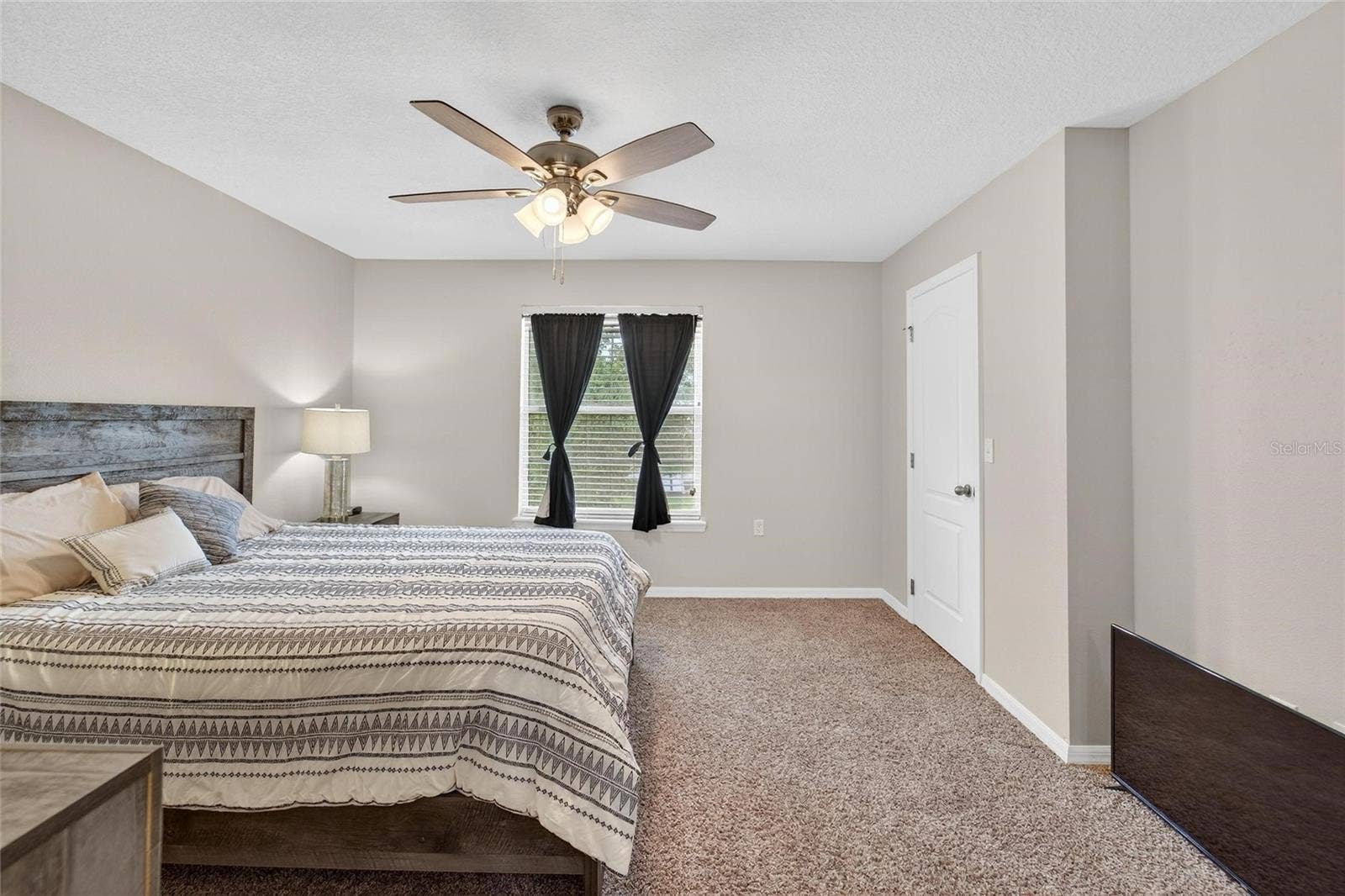 2052 GREENWOOD VALLEY DRIVE, Plant City, FL 33563 2052 GREENWOOD VALLEY DRIVE, Plant City, FL 33563
