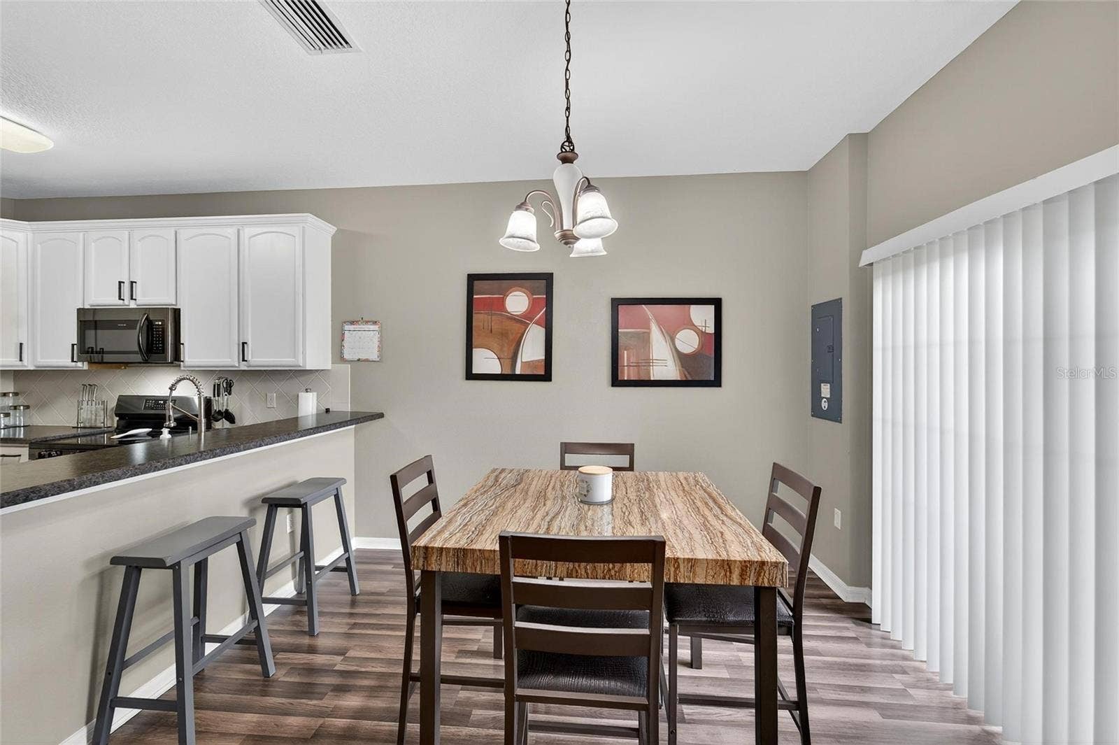 2052 GREENWOOD VALLEY DRIVE, Plant City, FL 33563 2052 GREENWOOD VALLEY DRIVE, Plant City, FL 33563