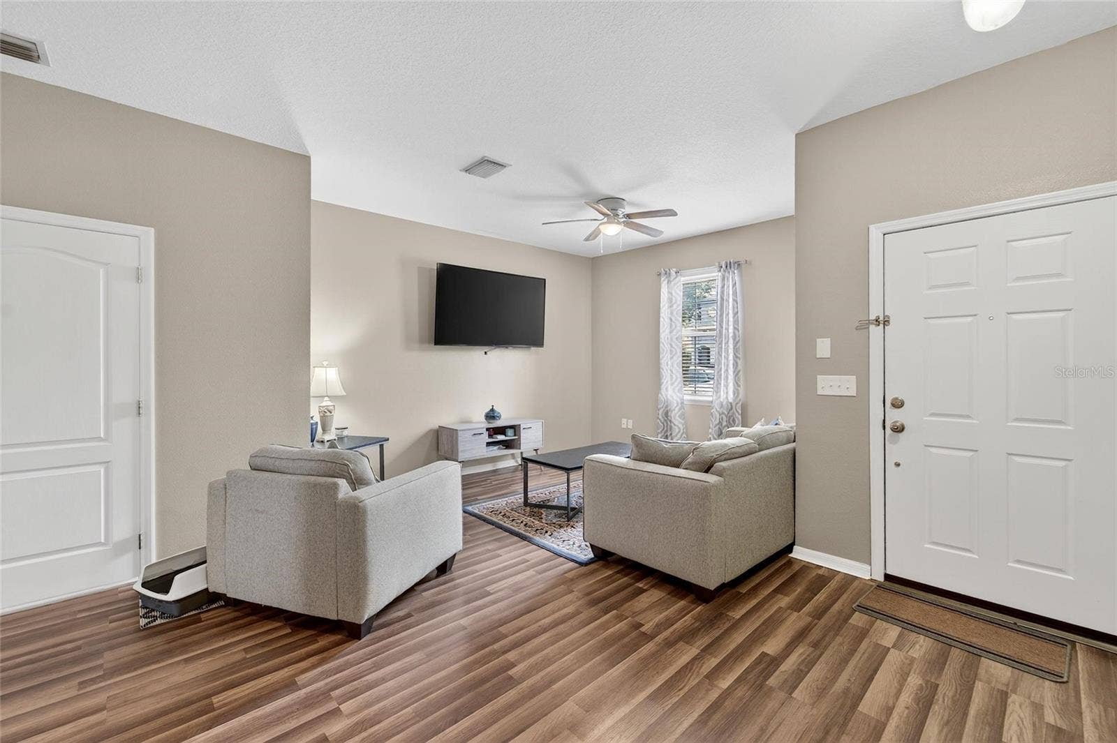 2052 GREENWOOD VALLEY DRIVE, Plant City, FL 33563 2052 GREENWOOD VALLEY DRIVE, Plant City, FL 33563