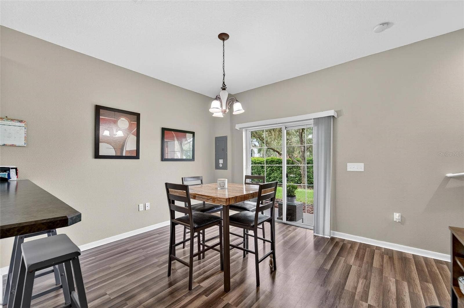 2052 GREENWOOD VALLEY DRIVE, Plant City, FL 33563 2052 GREENWOOD VALLEY DRIVE, Plant City, FL 33563