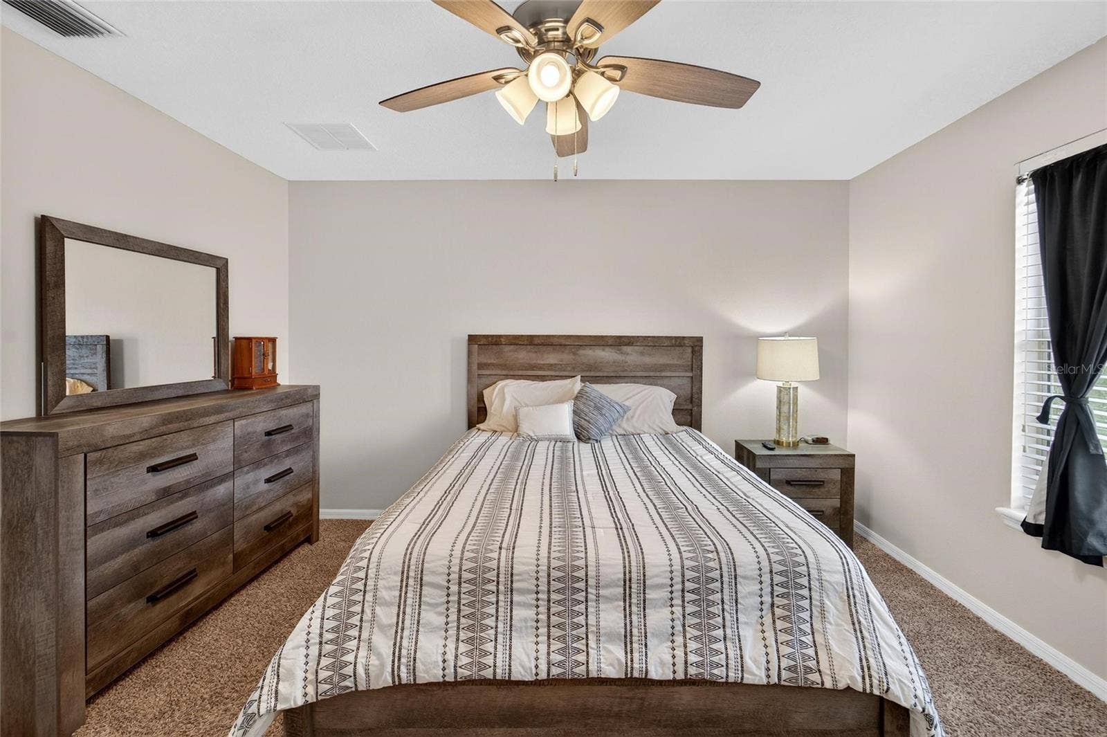 2052 GREENWOOD VALLEY DRIVE, Plant City, FL 33563 2052 GREENWOOD VALLEY DRIVE, Plant City, FL 33563