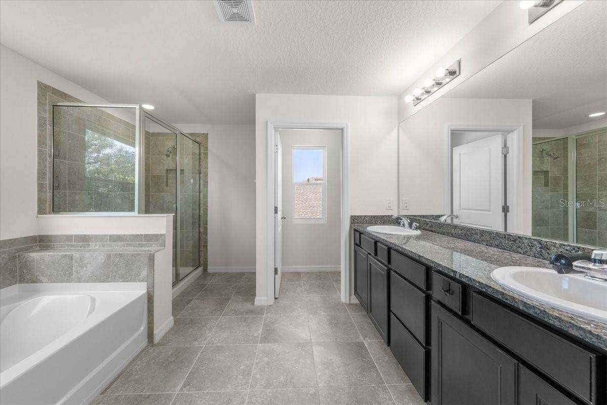5715 HEVENA COURT, Palmetto, FL 34221 5715 HEVENA COURT, Palmetto, FL 34221