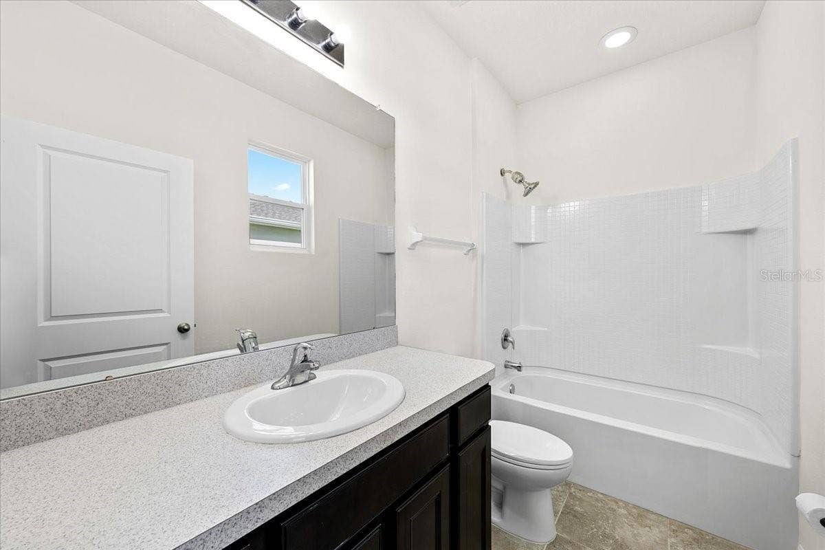 5715 HEVENA COURT, Palmetto, FL 34221 5715 HEVENA COURT, Palmetto, FL 34221