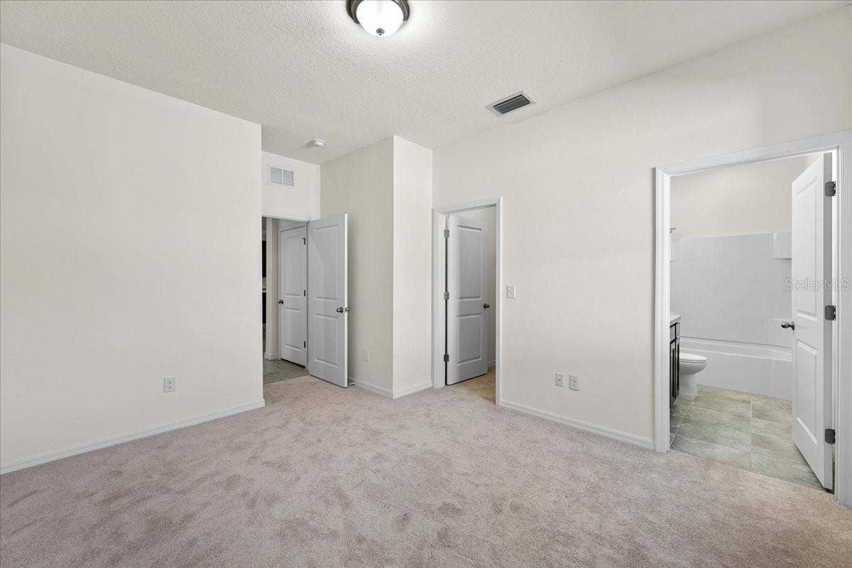 5715 HEVENA COURT, Palmetto, FL 34221 5715 HEVENA COURT, Palmetto, FL 34221