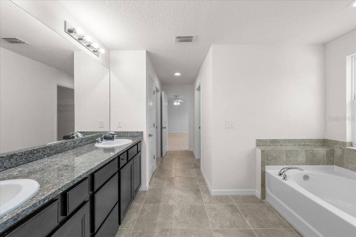 5715 HEVENA COURT, Palmetto, FL 34221 5715 HEVENA COURT, Palmetto, FL 34221