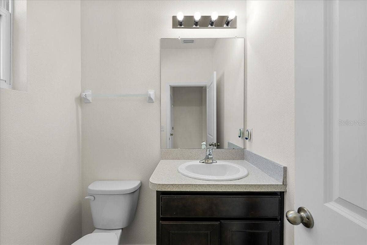 5715 HEVENA COURT, Palmetto, FL 34221 5715 HEVENA COURT, Palmetto, FL 34221