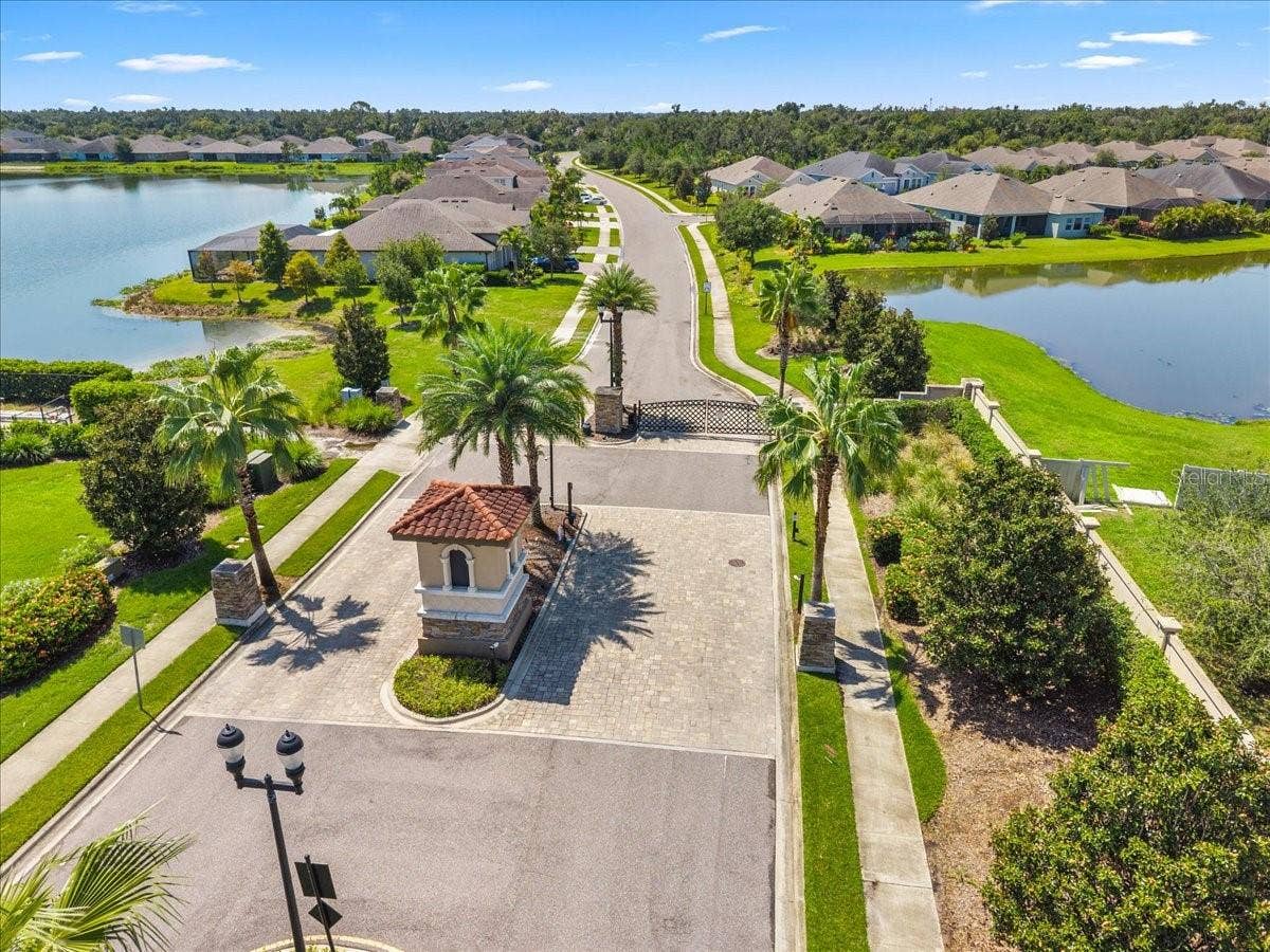 5715 HEVENA COURT, Palmetto, FL 34221 5715 HEVENA COURT, Palmetto, FL 34221