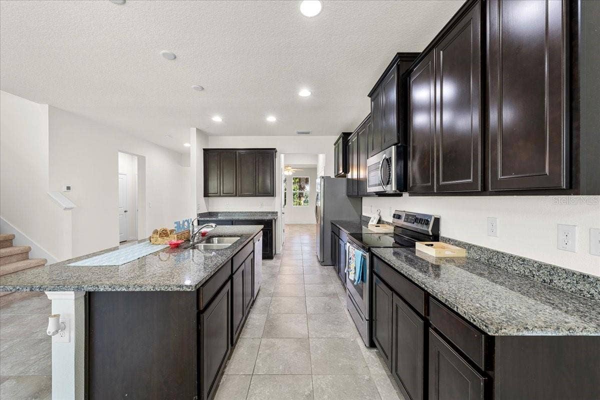 5715 HEVENA COURT, Palmetto, FL 34221 5715 HEVENA COURT, Palmetto, FL 34221