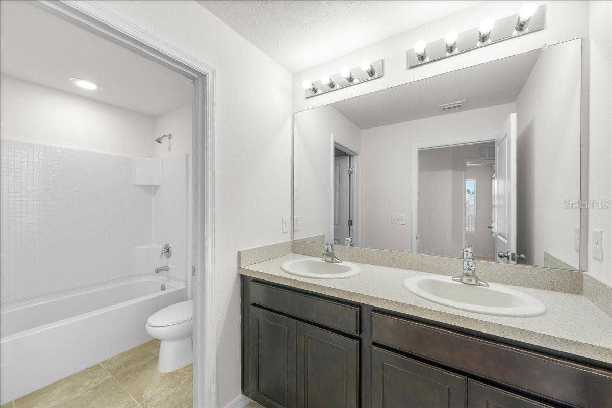 5715 HEVENA COURT, Palmetto, FL 34221 5715 HEVENA COURT, Palmetto, FL 34221