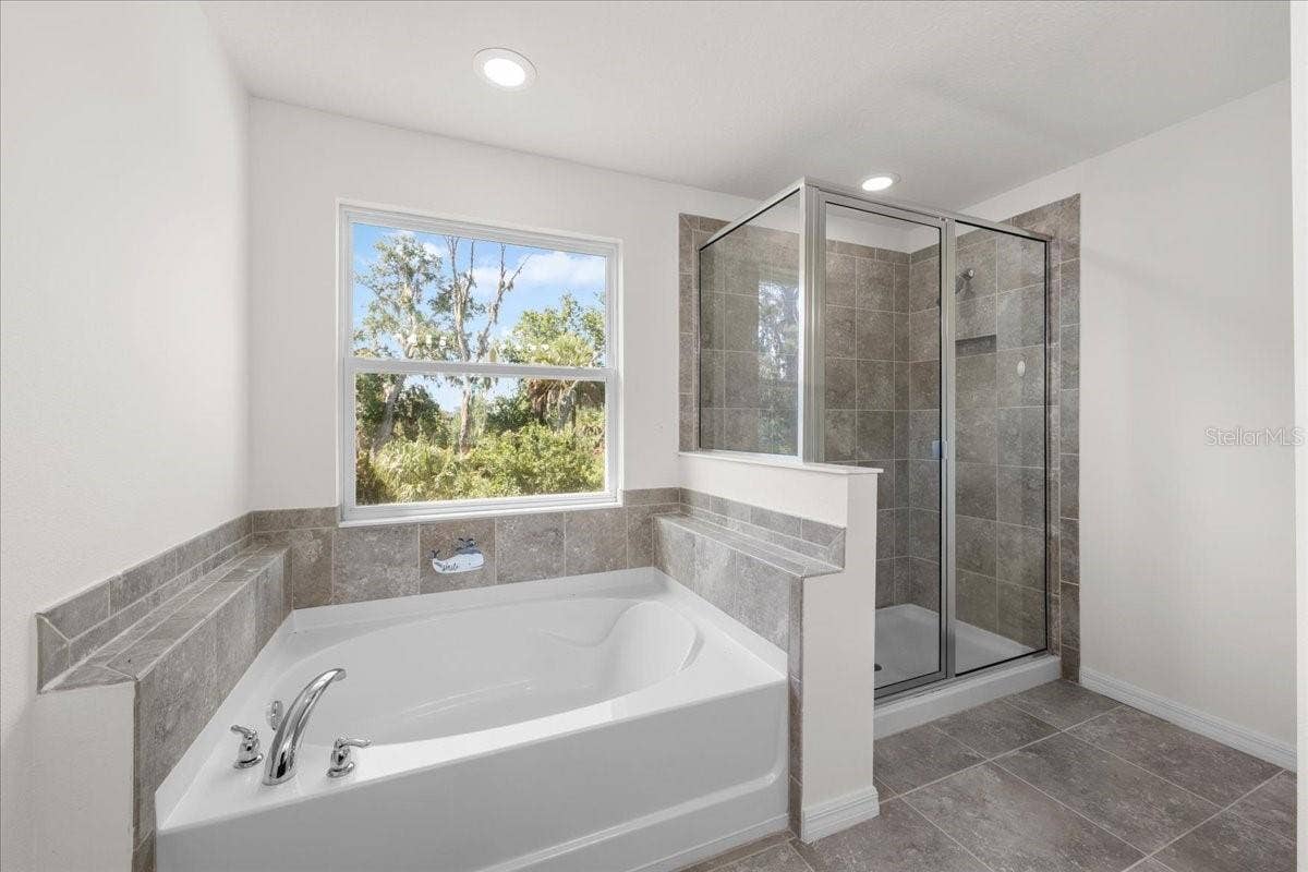5715 HEVENA COURT, Palmetto, FL 34221 5715 HEVENA COURT, Palmetto, FL 34221