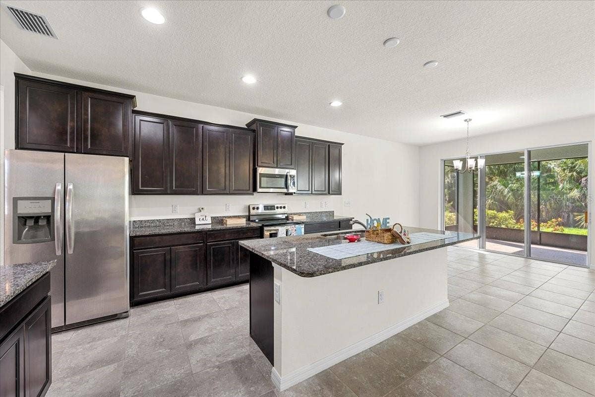 5715 HEVENA COURT, Palmetto, FL 34221 5715 HEVENA COURT, Palmetto, FL 34221