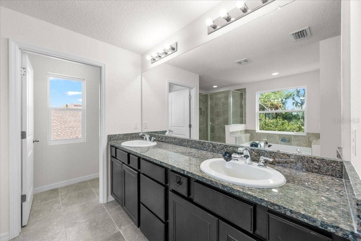 5715 HEVENA COURT, Palmetto, FL 34221 5715 HEVENA COURT, Palmetto, FL 34221