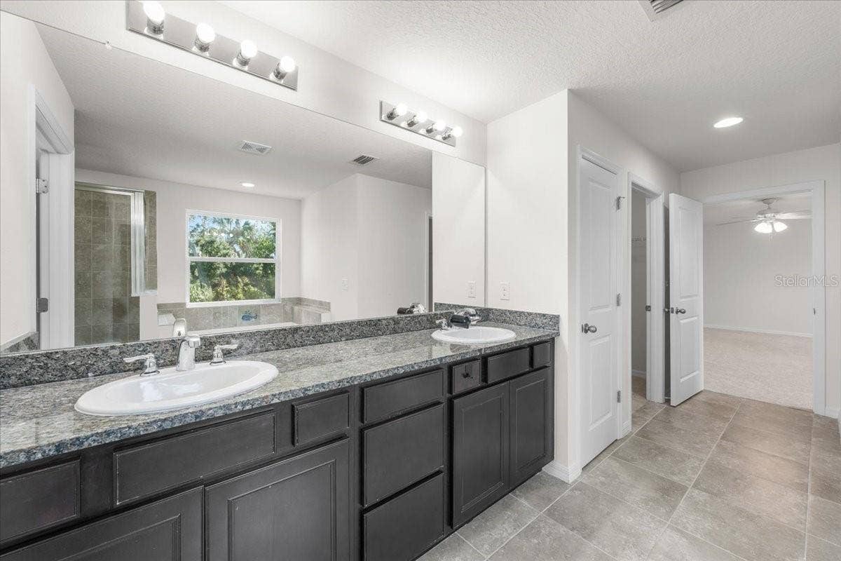 5715 HEVENA COURT, Palmetto, FL 34221 5715 HEVENA COURT, Palmetto, FL 34221