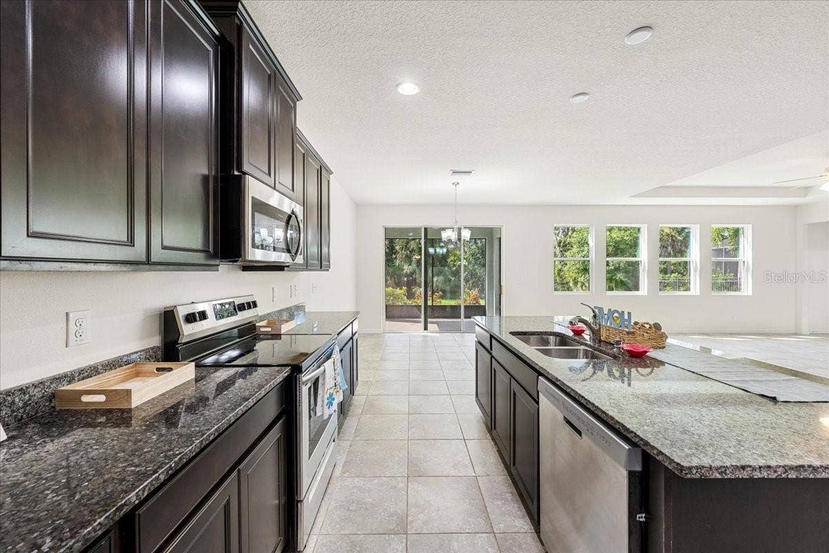 5715 HEVENA COURT, Palmetto, FL 34221 5715 HEVENA COURT, Palmetto, FL 34221