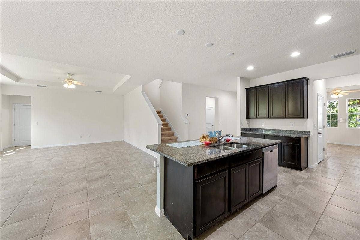 5715 HEVENA COURT, Palmetto, FL 34221 5715 HEVENA COURT, Palmetto, FL 34221