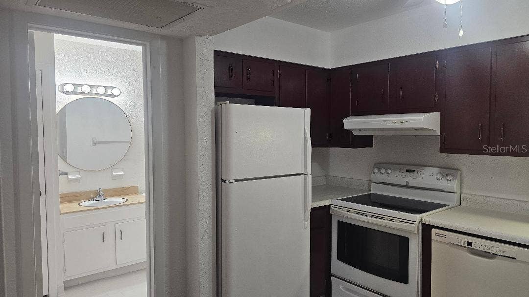10365 PARADISE BOULEVARD, #10, Treasure Island, FL 33706 10365 PARADISE BOULEVARD, #10, Treasure Island, FL 33706
