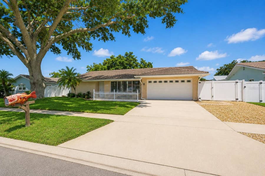 Property photo for 2069 KINGFISHER DRIVE, Palm Harbor, FL