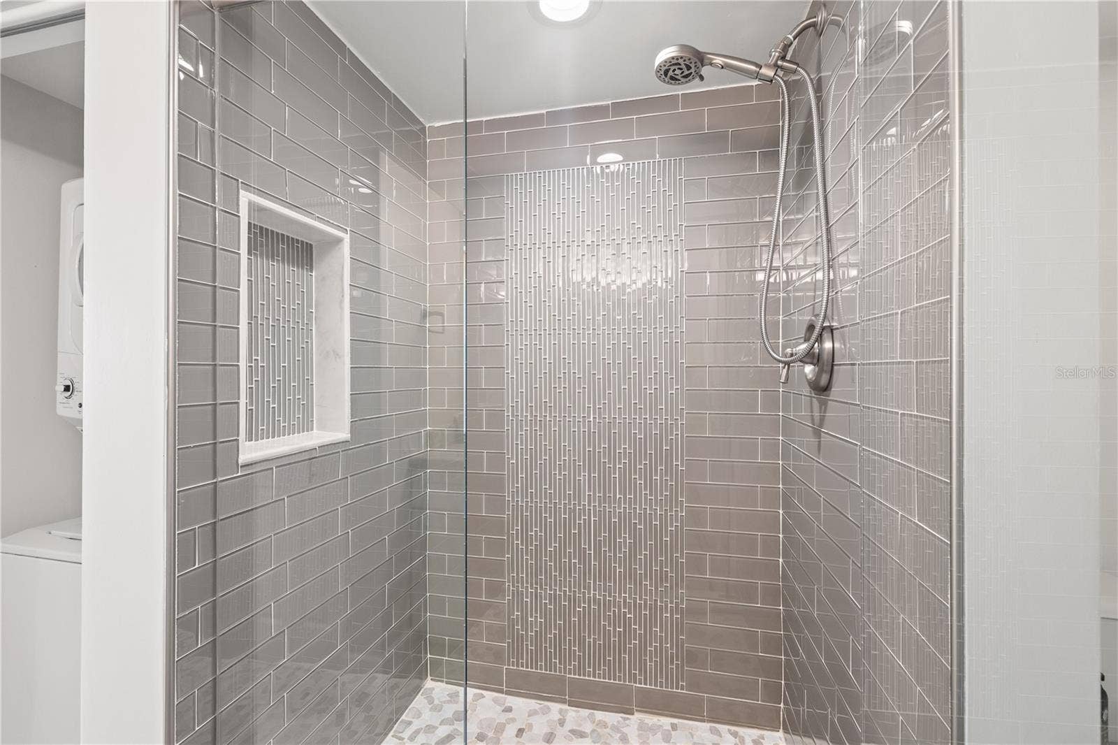 1501 GULF BOULEVARD, #206, Clearwater, FL 33767 Guest Bathroom