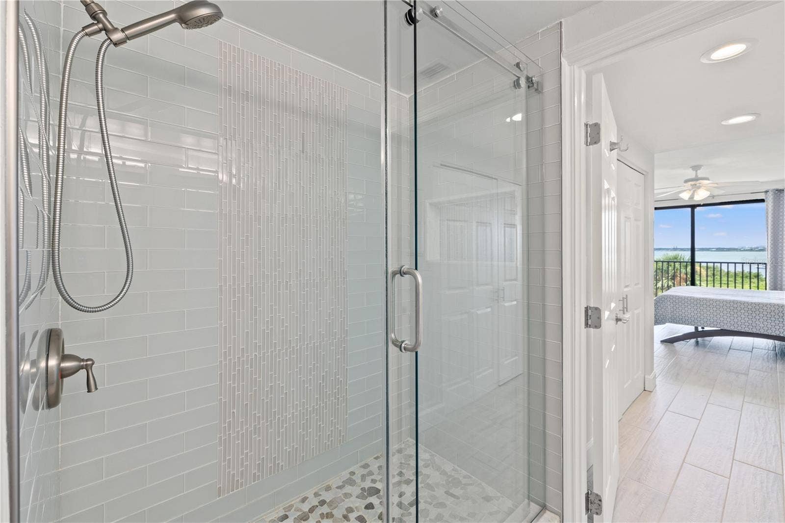 1501 GULF BOULEVARD, #206, Clearwater, FL 33767 Primary Bathroom