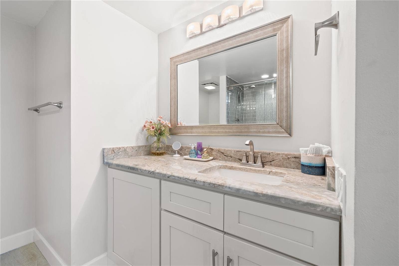 1501 GULF BOULEVARD, #206, Clearwater, FL 33767 Guest Bathroom