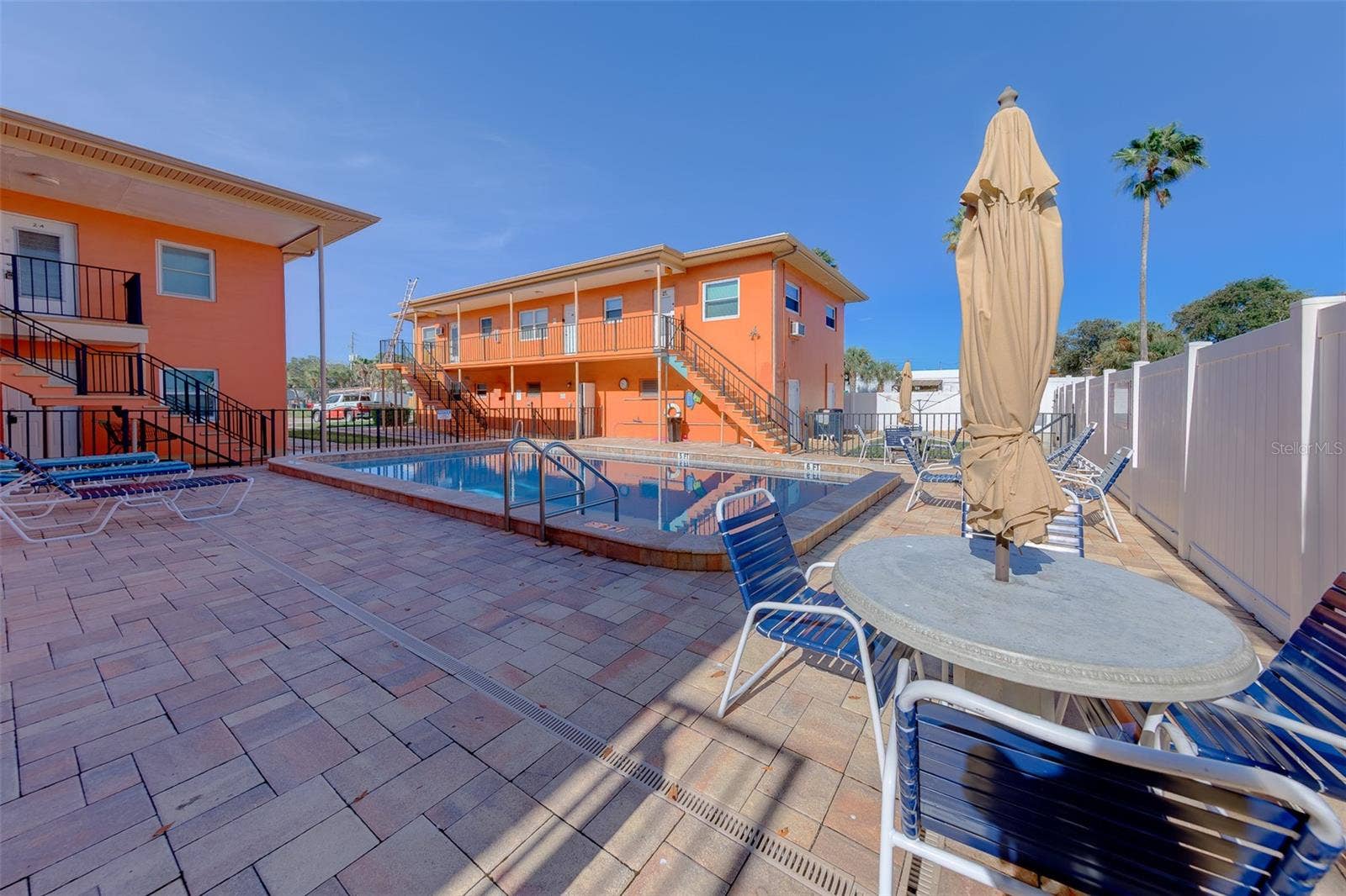 121 46TH AVENUE, #2G, St Pete Beach, FL 33706 Poolside furnishings