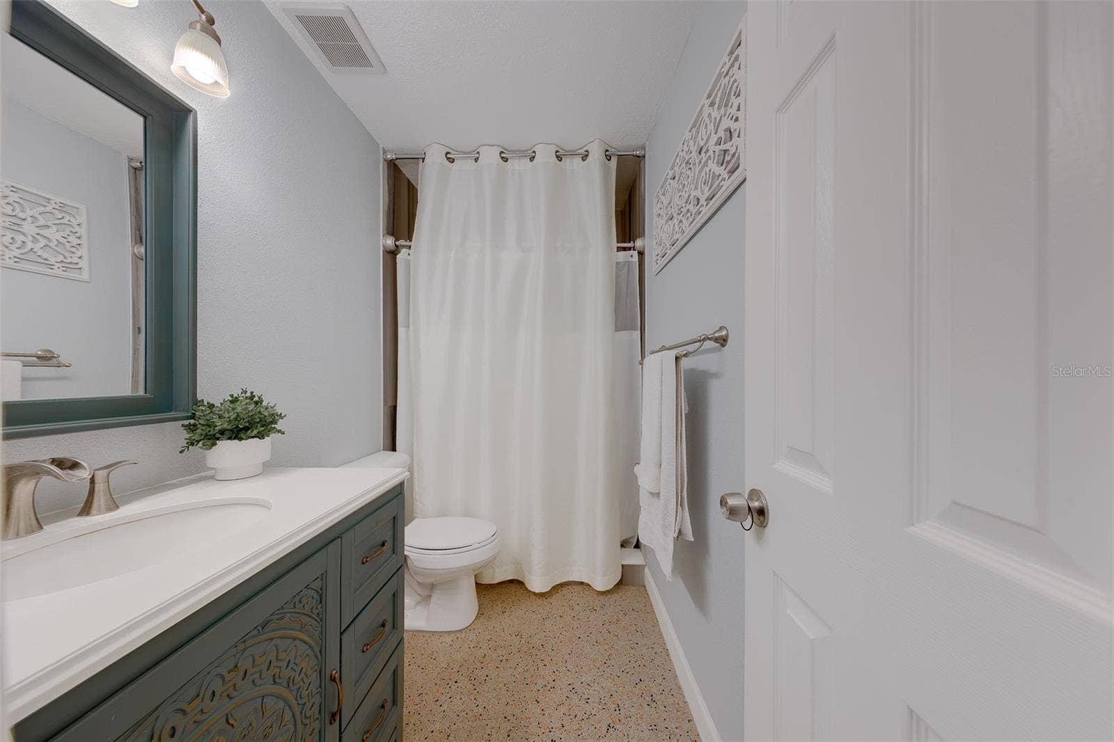 121 46TH AVENUE, #2G, St Pete Beach, FL 33706 Bathroom