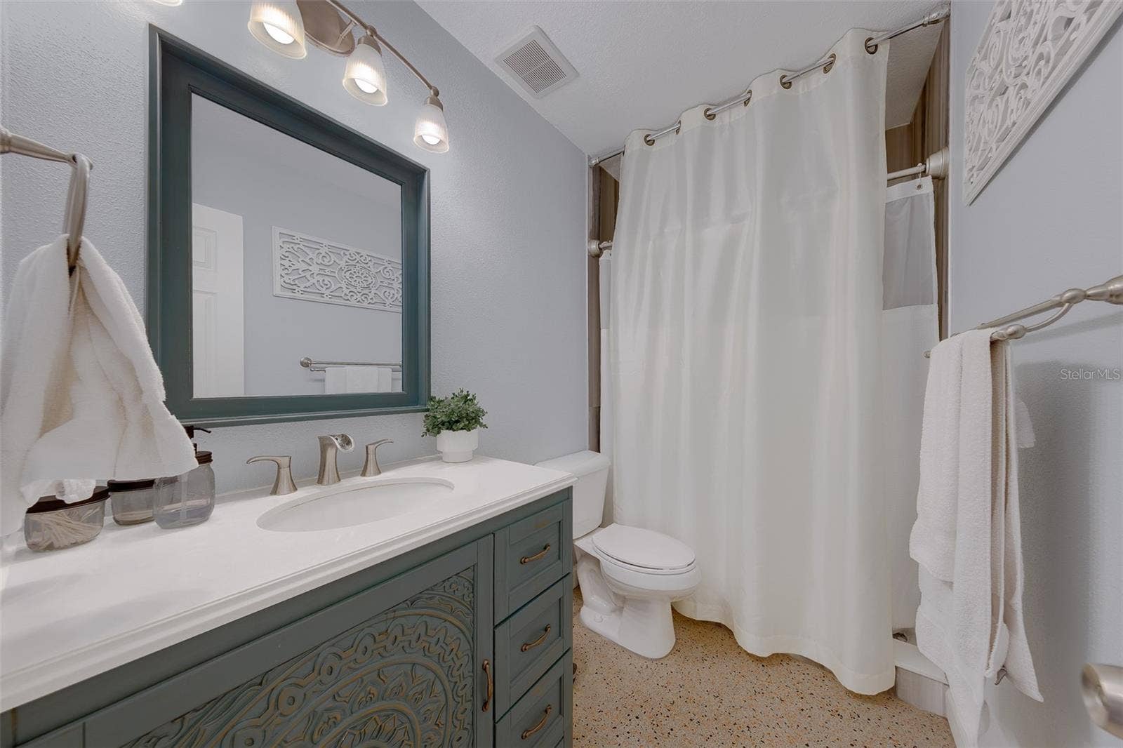 121 46TH AVENUE, #2G, St Pete Beach, FL 33706 Bathroom