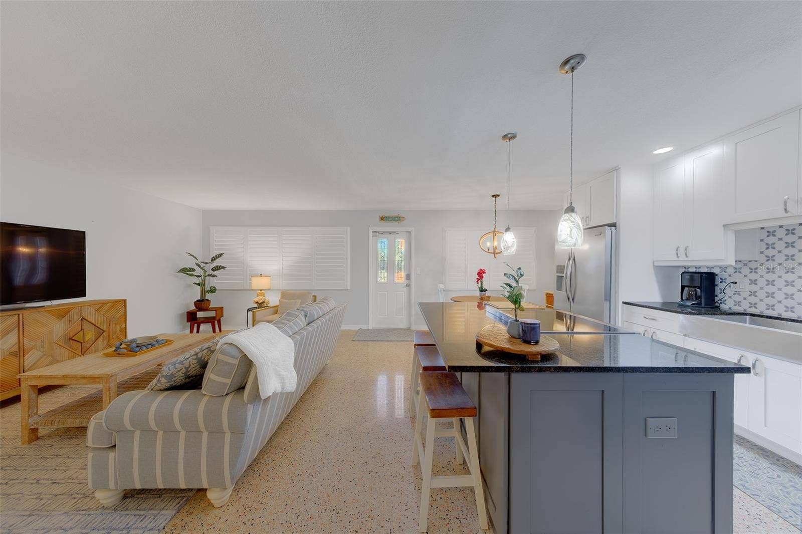 121 46TH AVENUE, #2G, St Pete Beach, FL 33706 Open to kitchen