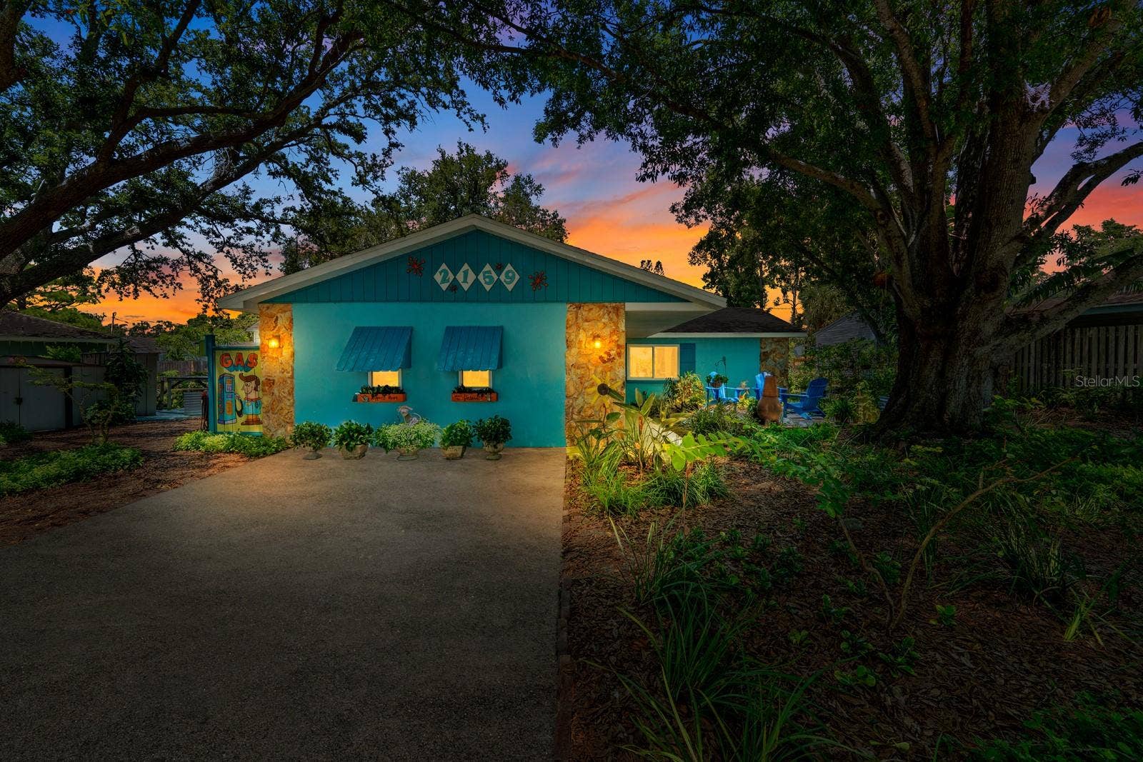 2159 BARCELONA WAY S, St Petersburg, FL 33712 Amazing St. Pete Location