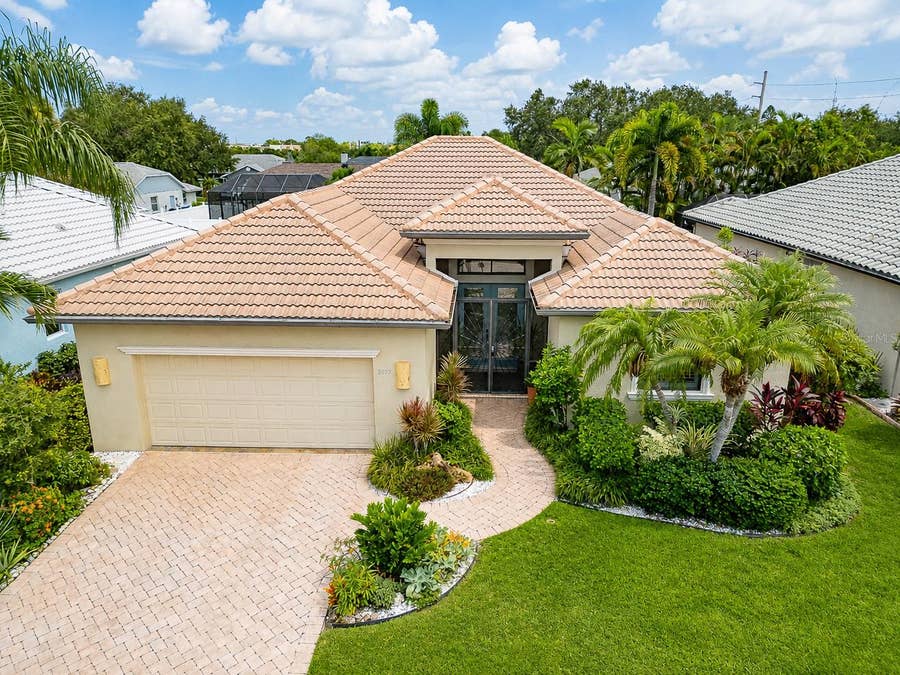 Property photo for 2557 MARBLEHEAD DRIVE, Sarasota, FL