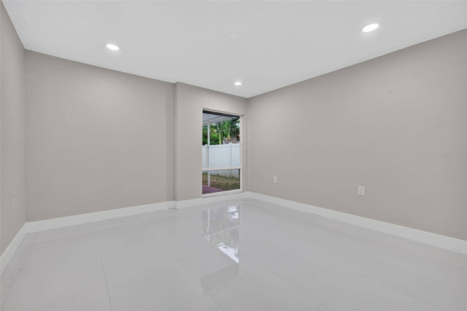 219 MIRAMAR BOULEVARD NE, St Petersburg, FL 33704 219 MIRAMAR BOULEVARD NE, St Petersburg, FL 33704
