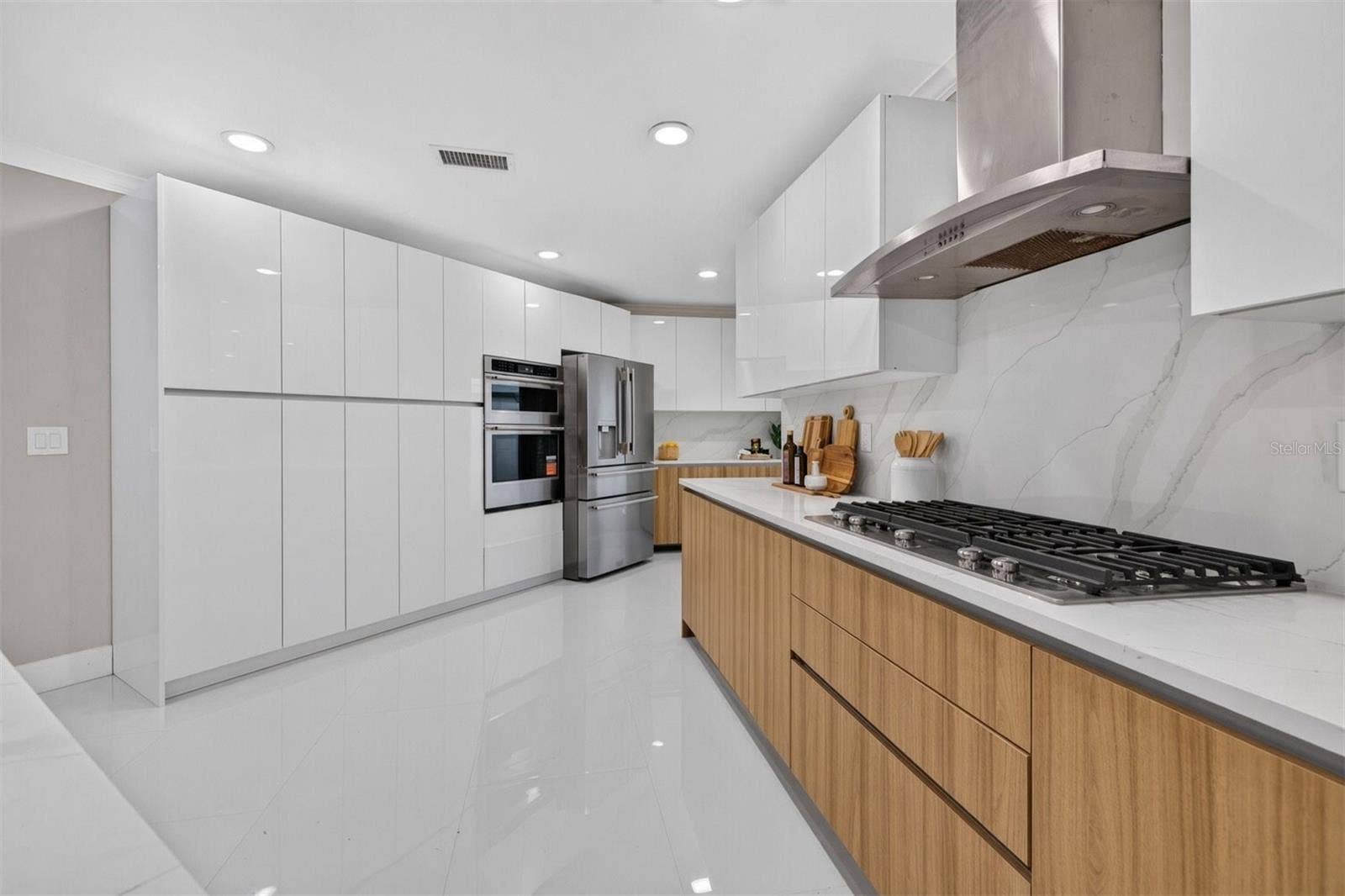 219 MIRAMAR BOULEVARD NE, St Petersburg, FL 33704 219 MIRAMAR BOULEVARD NE, St Petersburg, FL 33704