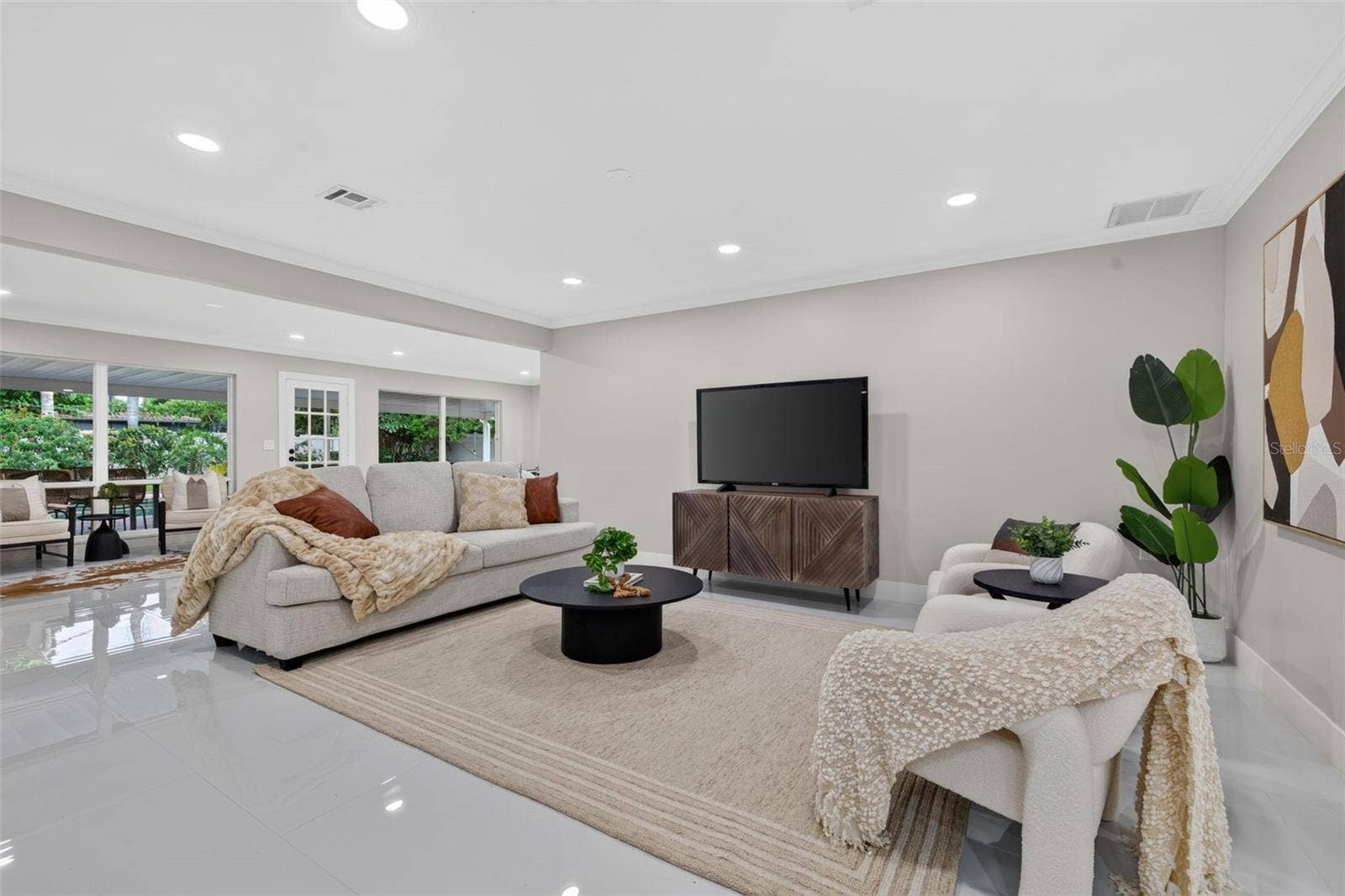 219 MIRAMAR BOULEVARD NE, St Petersburg, FL 33704 219 MIRAMAR BOULEVARD NE, St Petersburg, FL 33704