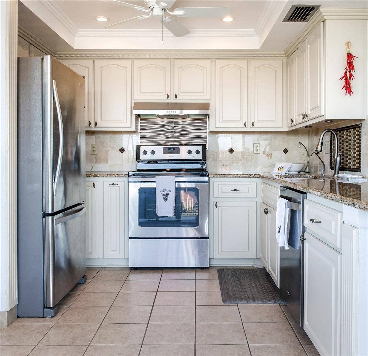 6104 PALMA DEL MAR BOULEVARD S, #404, St Petersburg, FL 33715