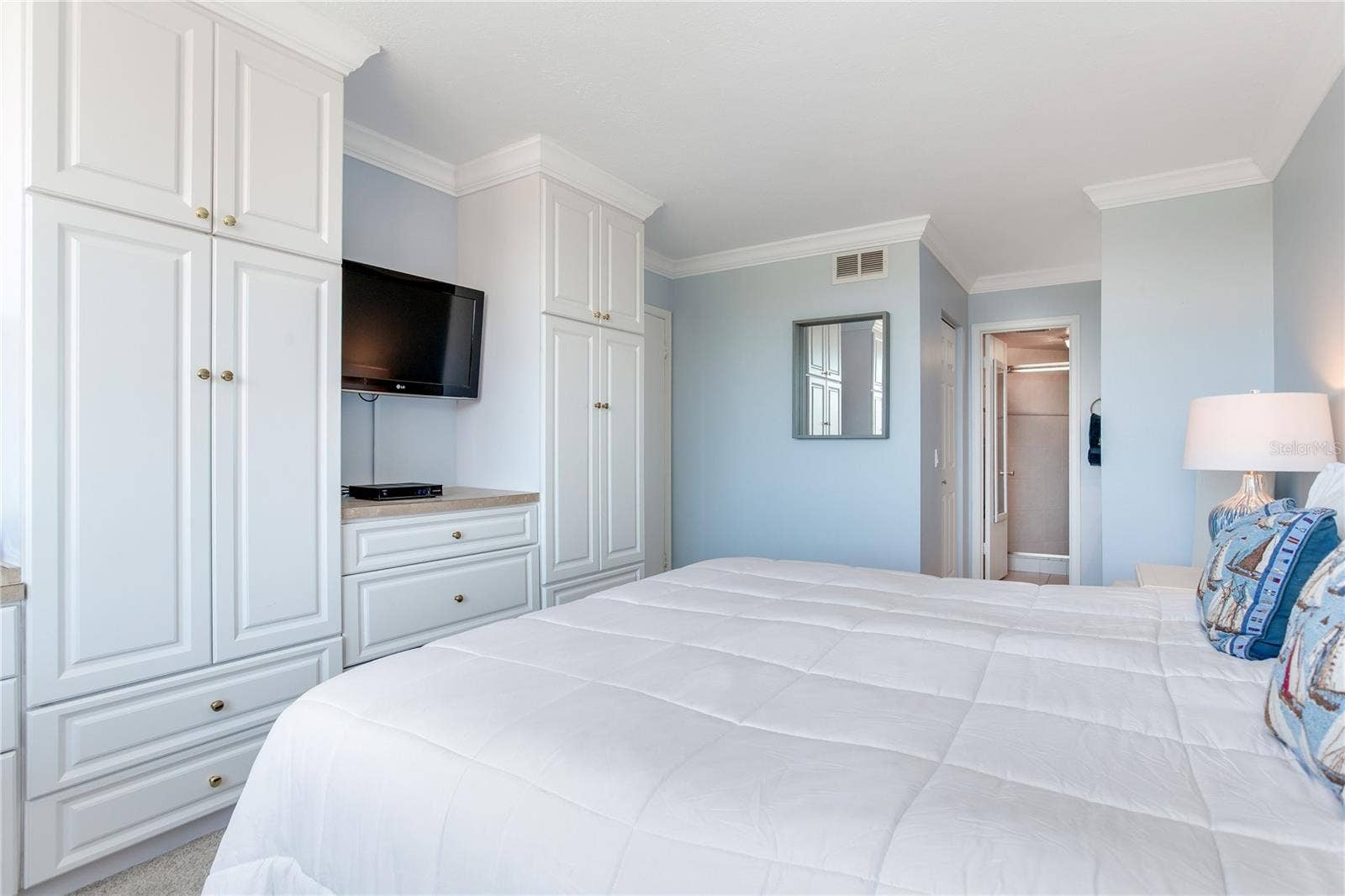 6104 PALMA DEL MAR BOULEVARD S, #404, St Petersburg, FL 33715