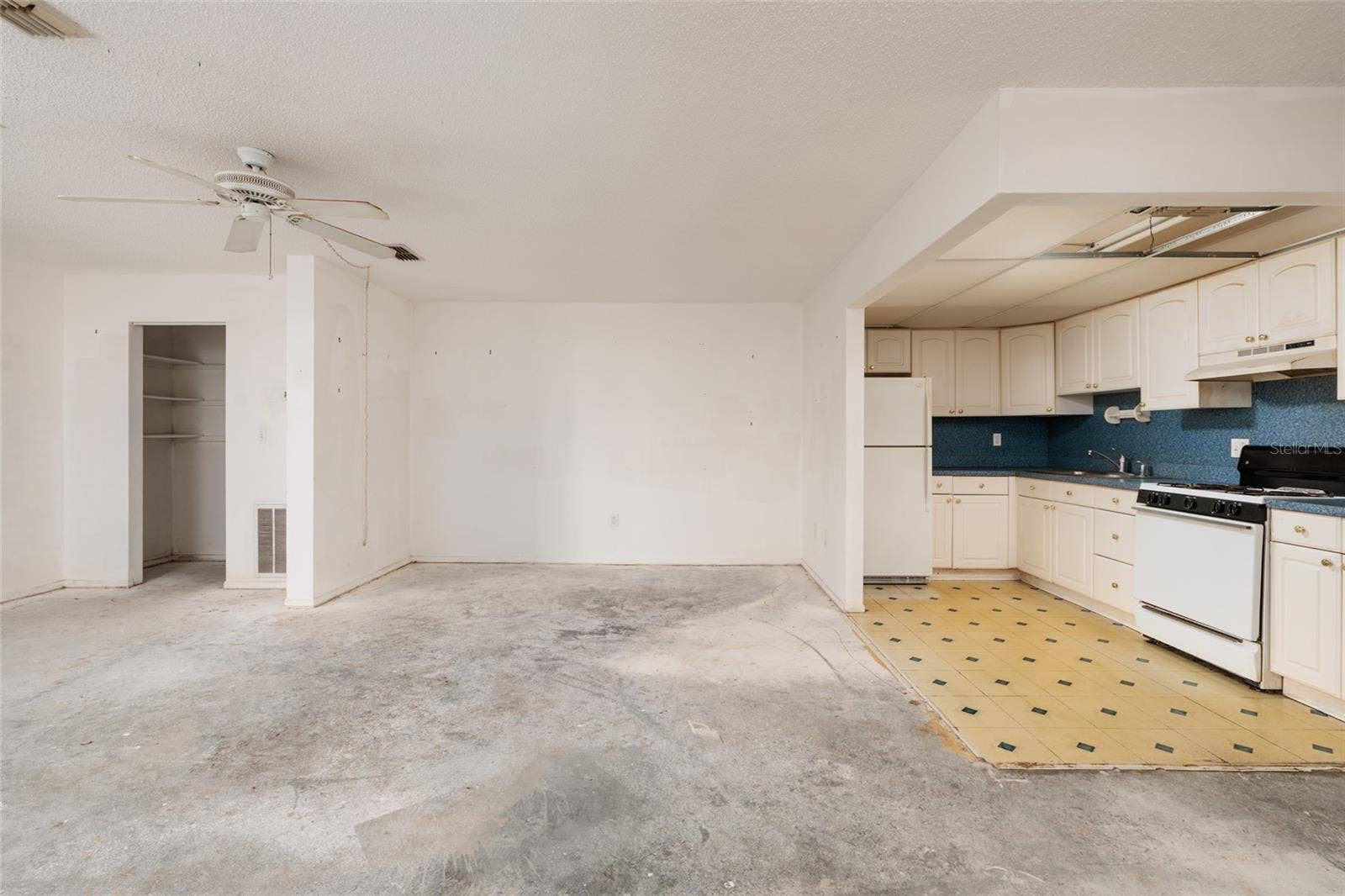 5980 TERRACE PARK DRIVE N, #208, St Petersburg, FL 33709 5980 TERRACE PARK DRIVE N, #208, St Petersburg, FL 33709