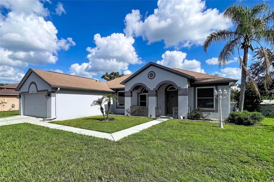 Property photo for 4209 AMBER RIDGE LANE, Valrico, FL