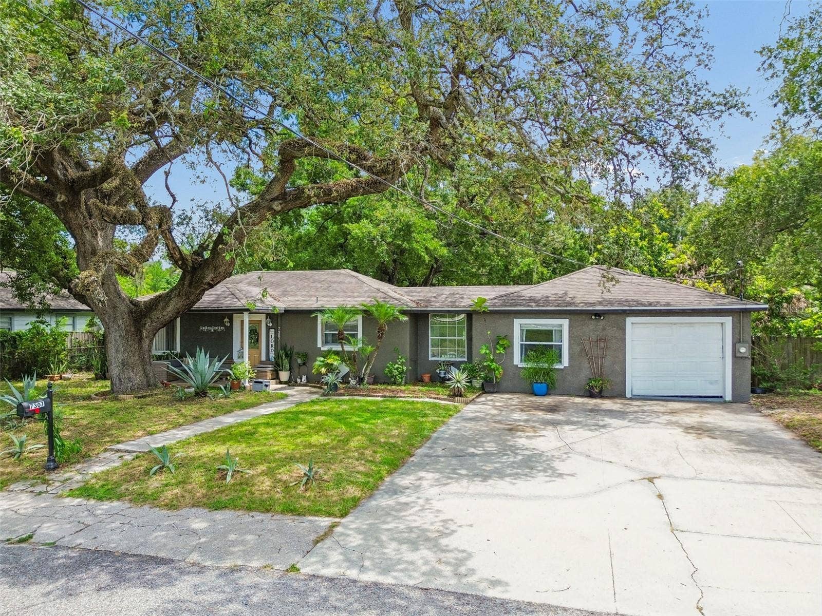 7307 N HUNTLEY AVENUE, Tampa, FL 33604 7307 N HUNTLEY AVENUE, Tampa, FL 33604
