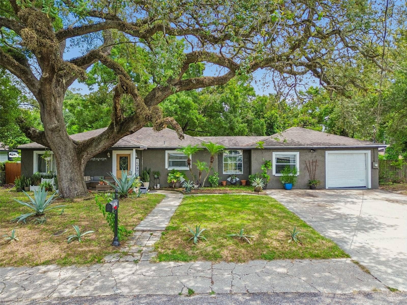 7307 N HUNTLEY AVENUE, Tampa, FL 33604 7307 N HUNTLEY AVENUE, Tampa, FL 33604