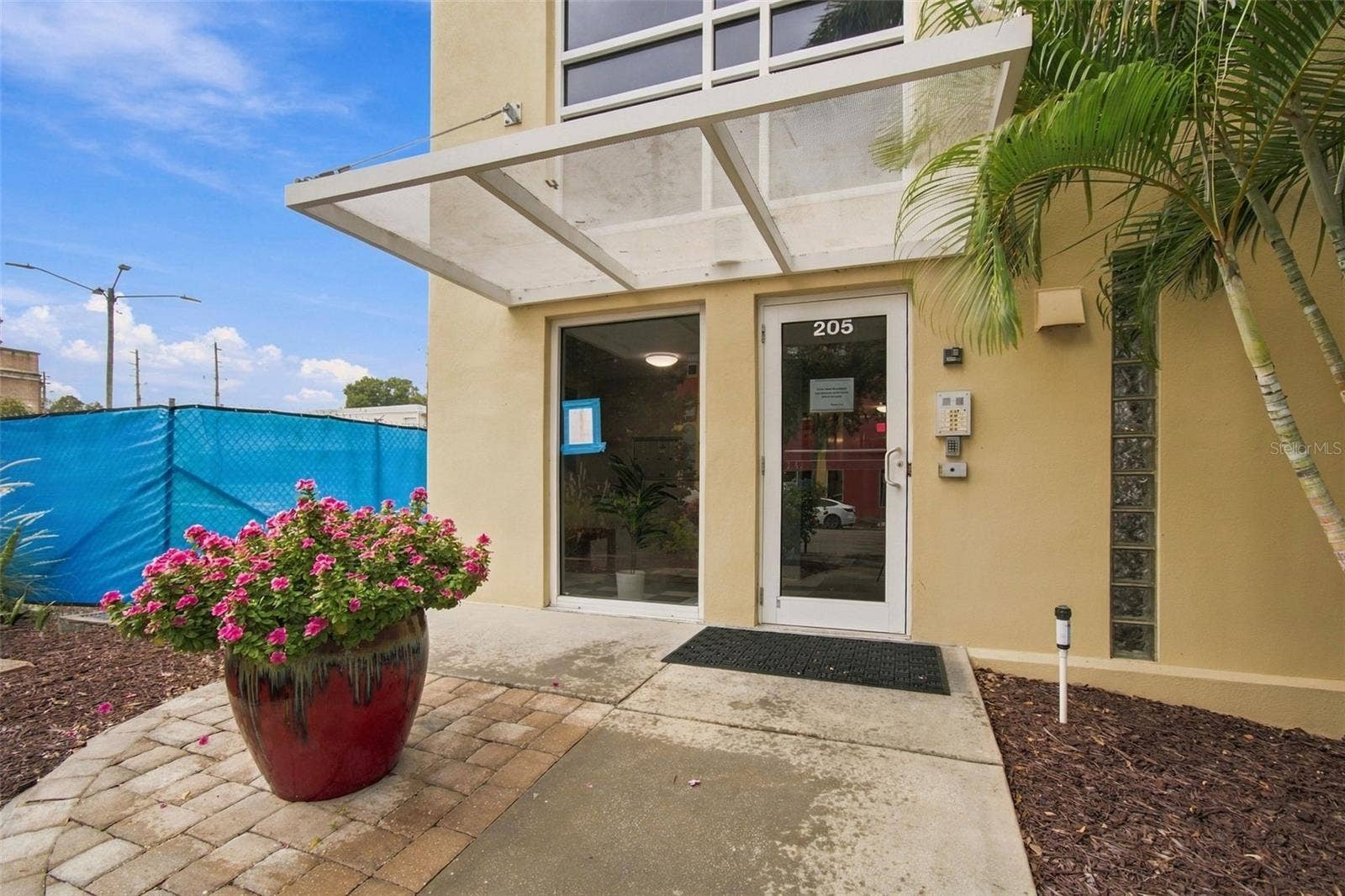 205 5TH AVENUE N, #201, St Petersburg, FL 33701 205 5TH AVENUE N, #201, St Petersburg, FL 33701