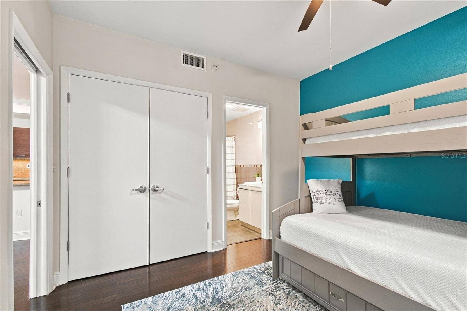 205 5TH AVENUE N, #201, St Petersburg, FL 33701 205 5TH AVENUE N, #201, St Petersburg, FL 33701