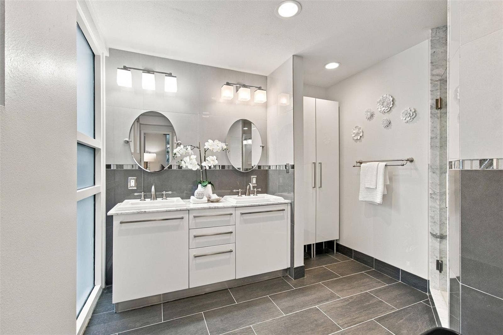 205 5TH AVENUE N, #201, St Petersburg, FL 33701 205 5TH AVENUE N, #201, St Petersburg, FL 33701