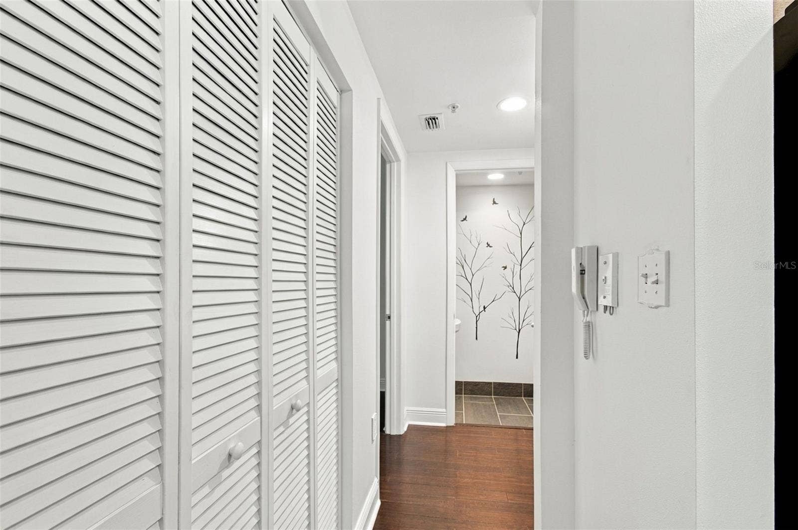 205 5TH AVENUE N, #201, St Petersburg, FL 33701 205 5TH AVENUE N, #201, St Petersburg, FL 33701