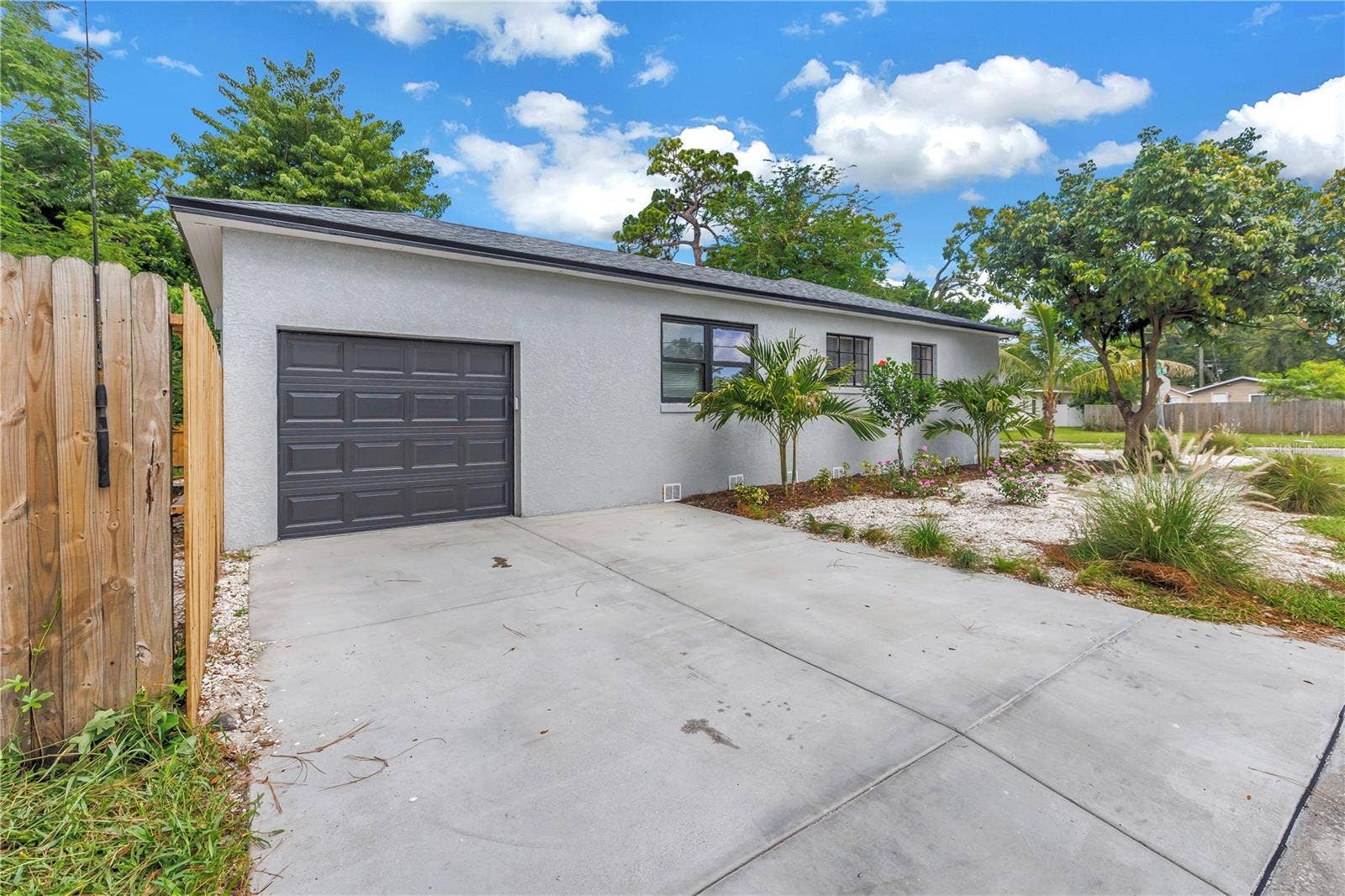 2000 27TH AVENUE N, St Petersburg, FL 33713
