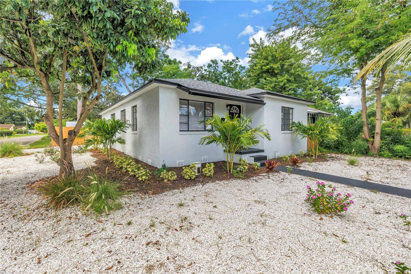 2000 27TH AVENUE N, St Petersburg, FL 33713